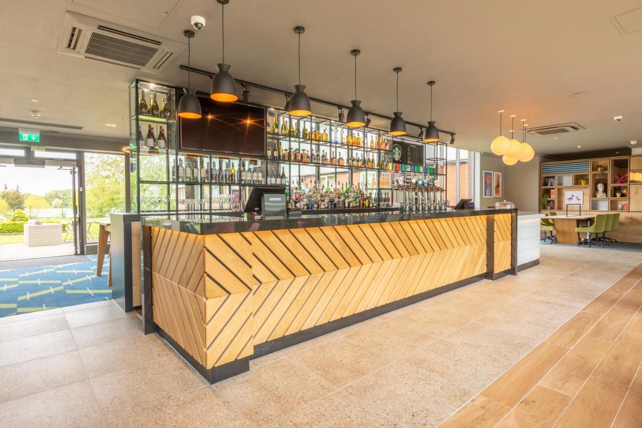 Holiday Inn Basildon By Ihg Exterior foto