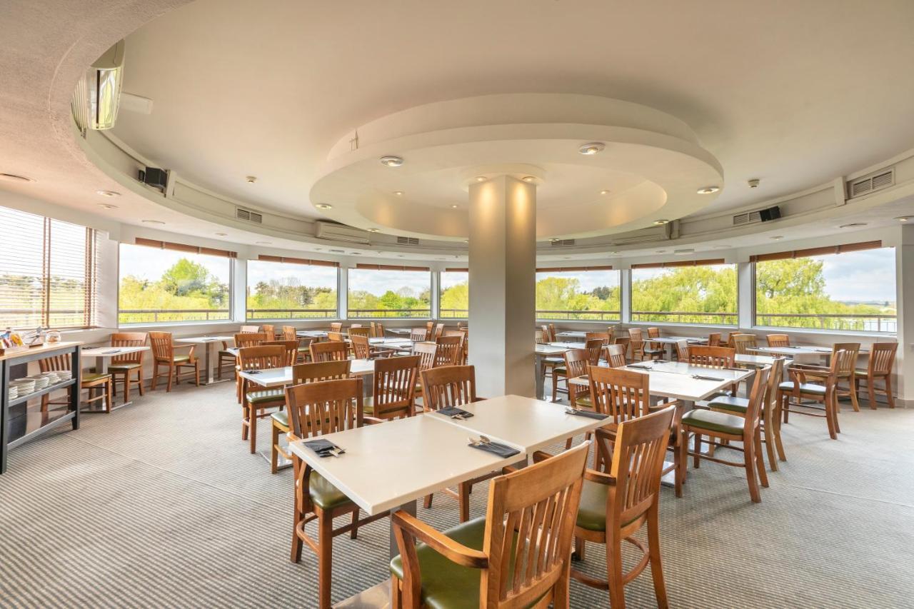 Holiday Inn Basildon By Ihg Exterior foto