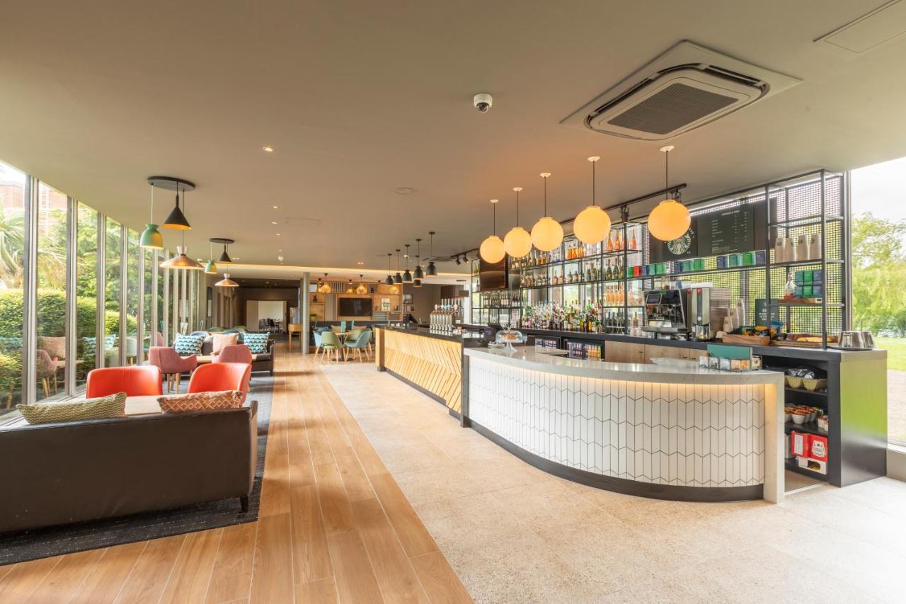 Holiday Inn Basildon By Ihg Exterior foto