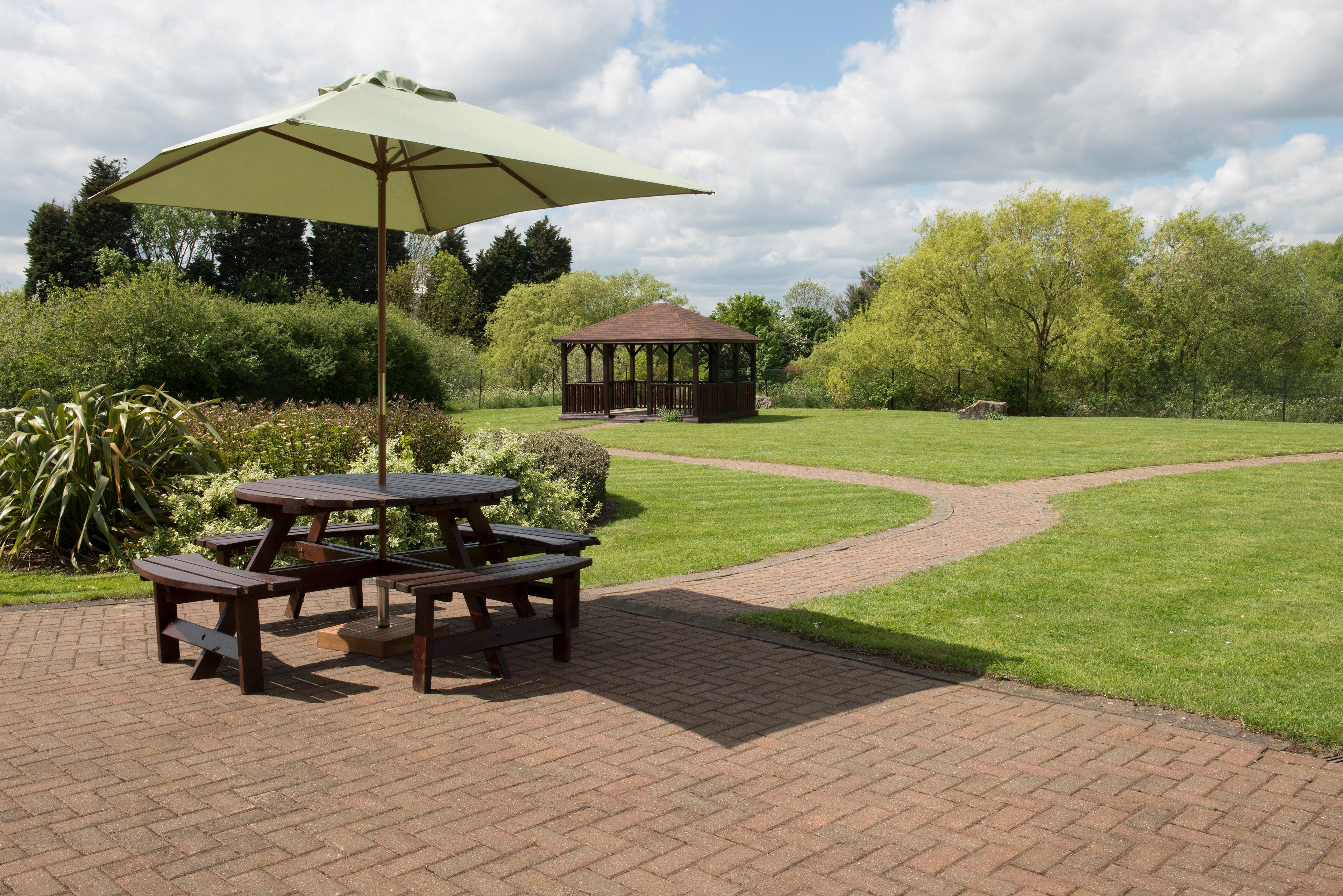 Holiday Inn Basildon By Ihg Exterior foto