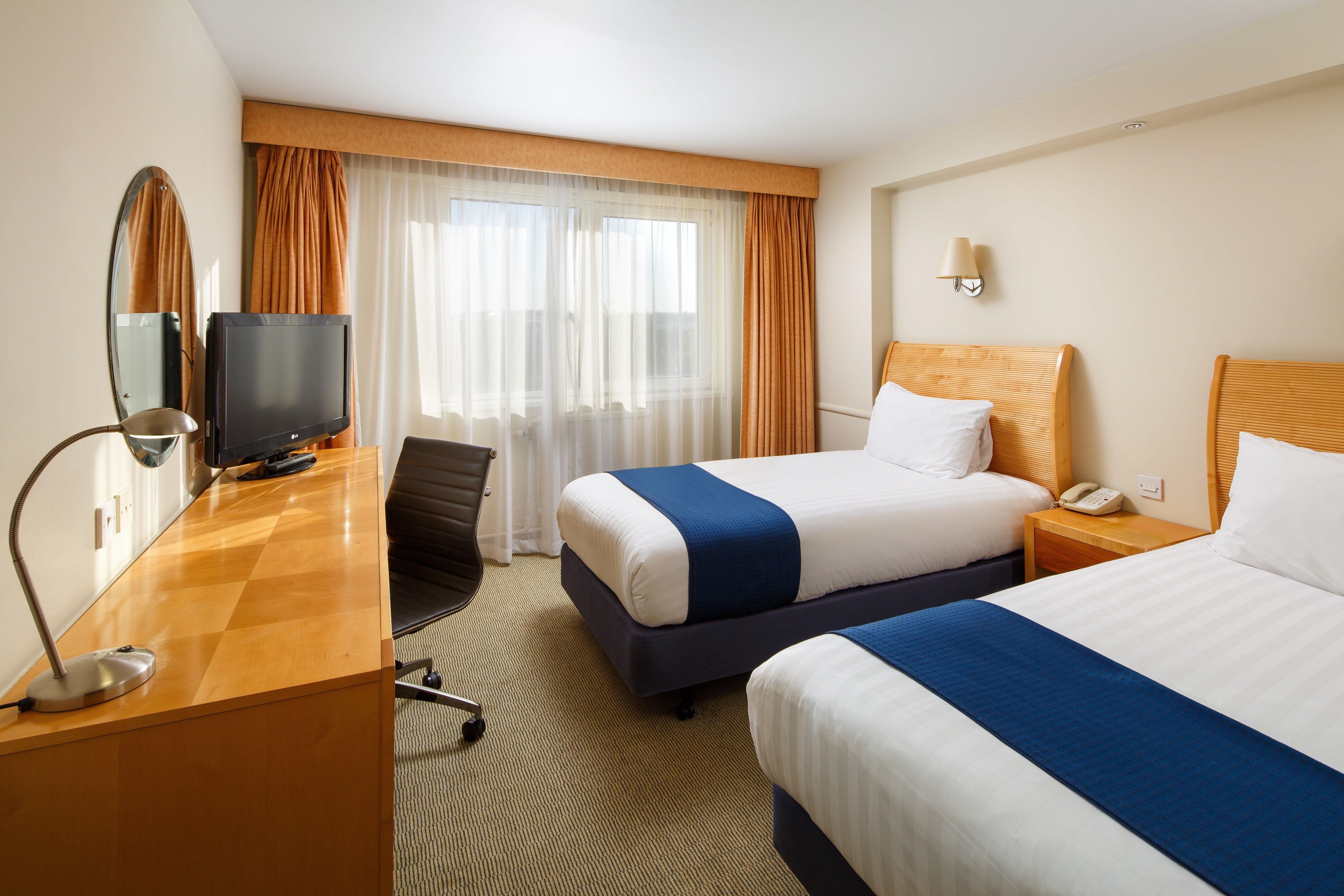 Holiday Inn Basildon By Ihg Exterior foto