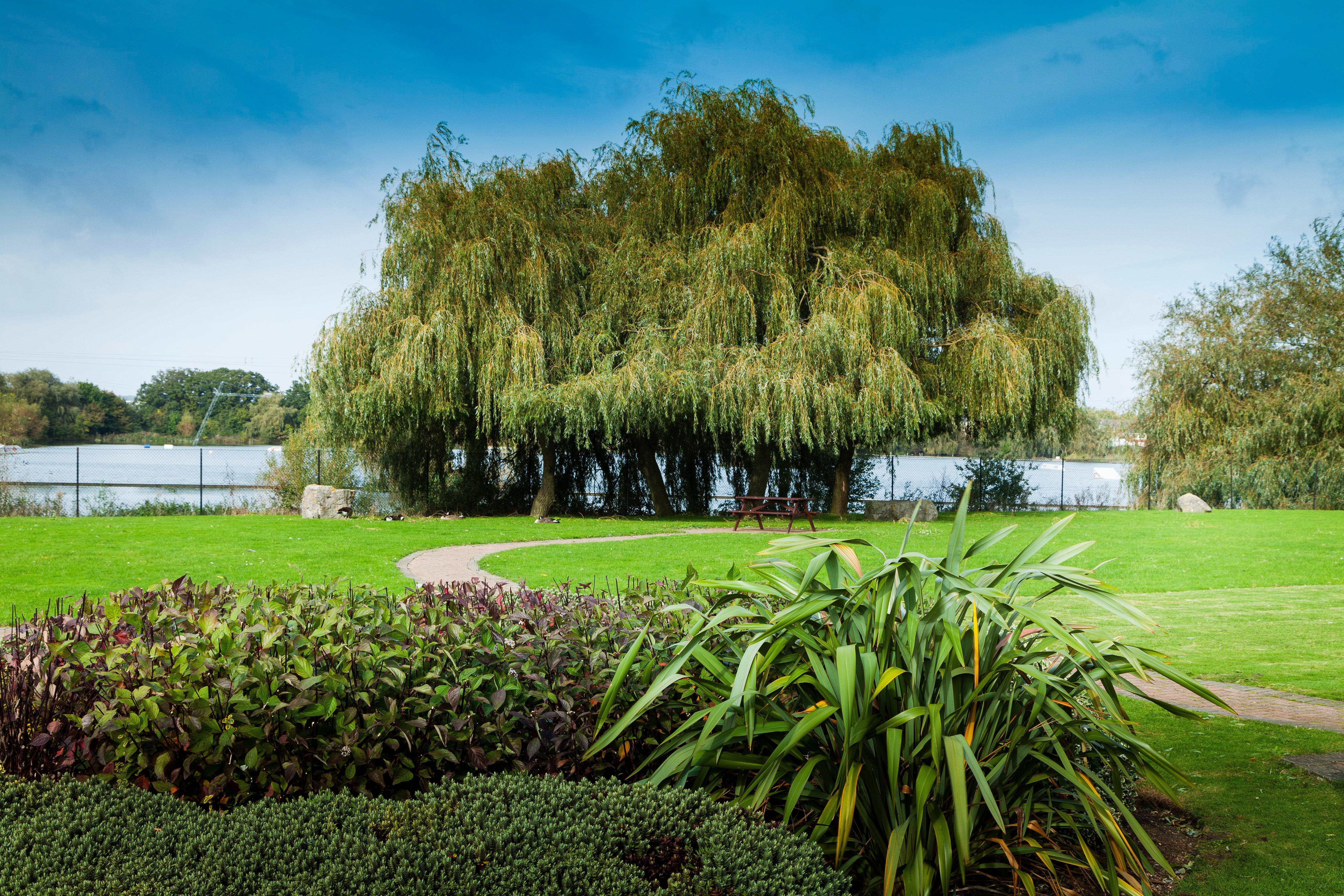 Holiday Inn Basildon By Ihg Exterior foto