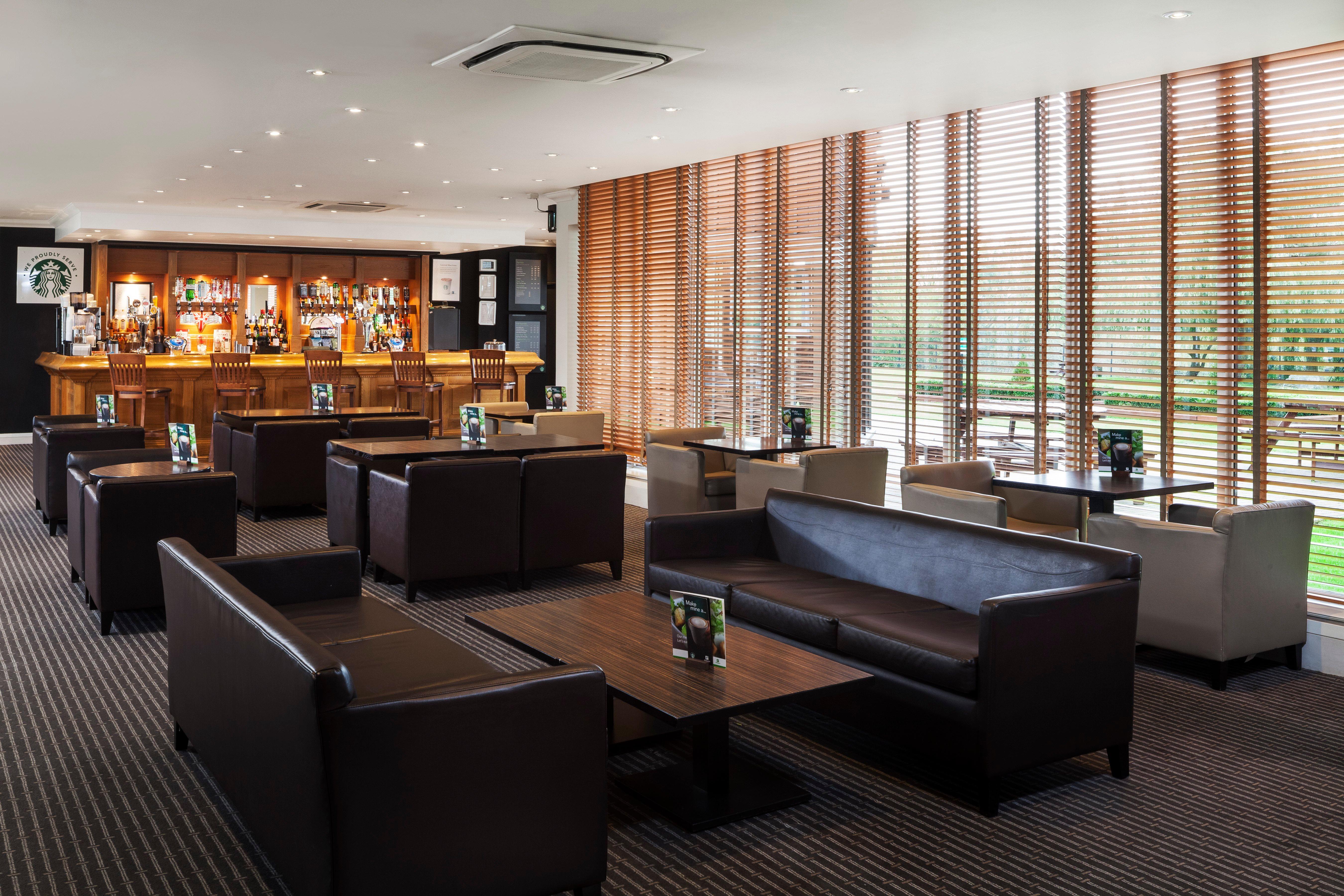 Holiday Inn Basildon By Ihg Exterior foto