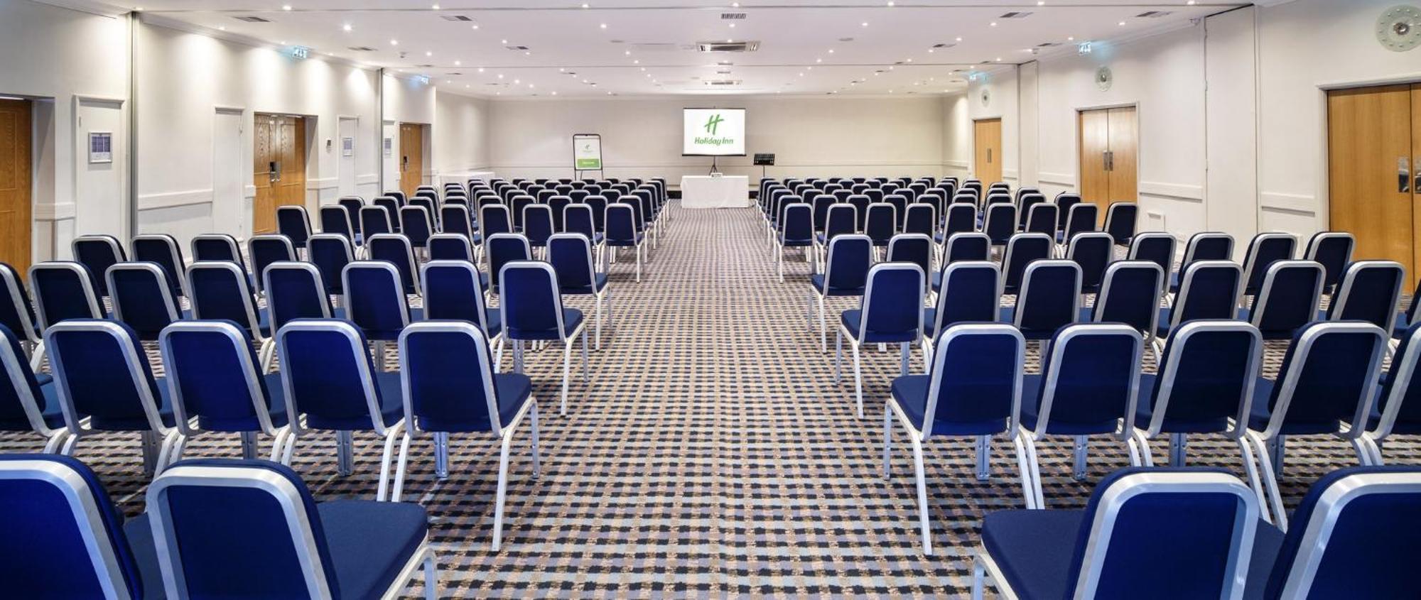 Holiday Inn Basildon By Ihg Exterior foto