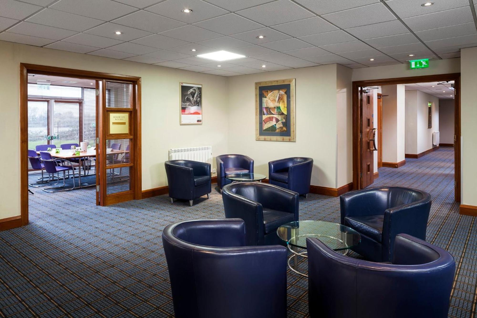 Holiday Inn Basildon By Ihg Exterior foto